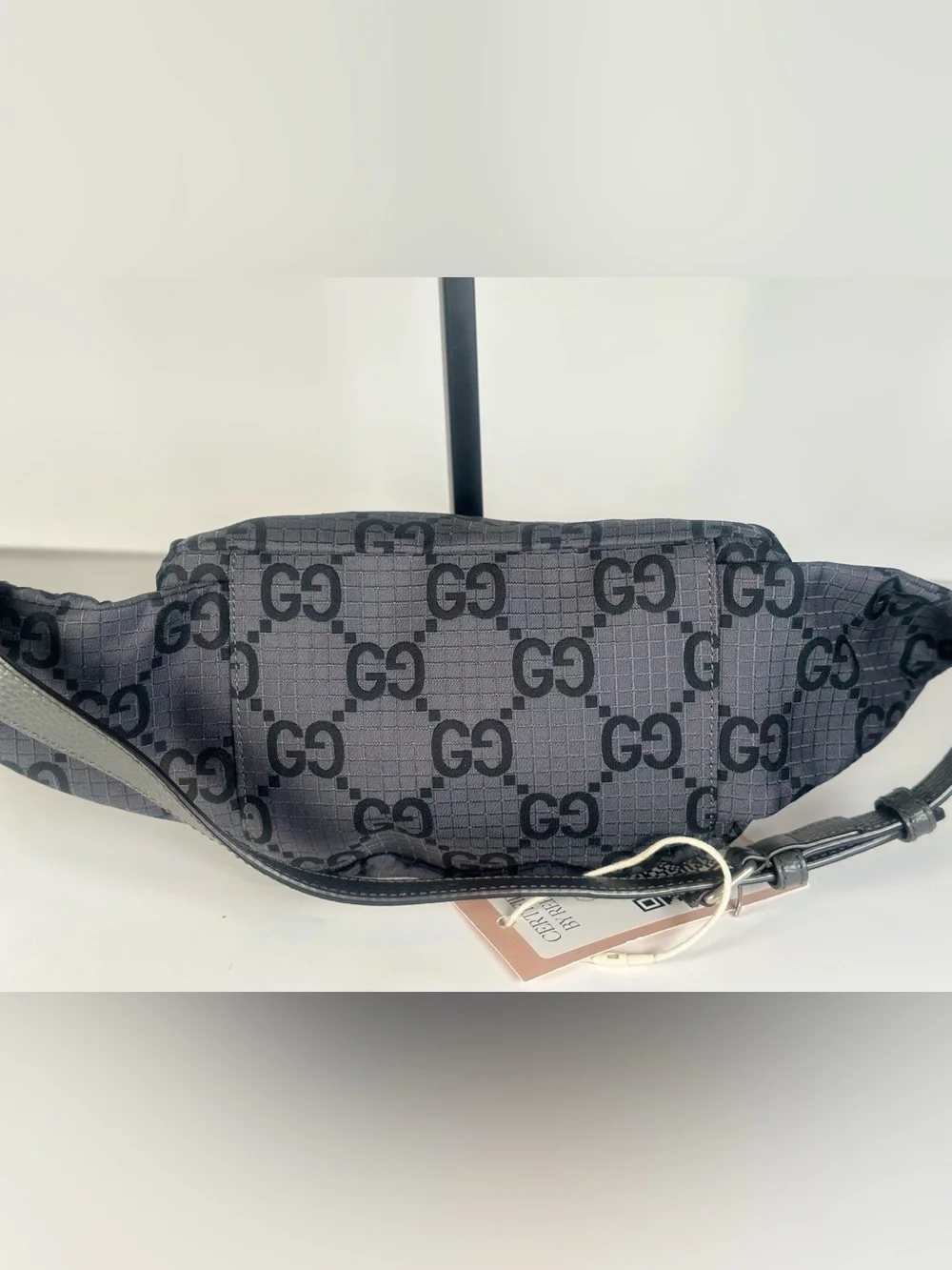 Gucci sleek belt